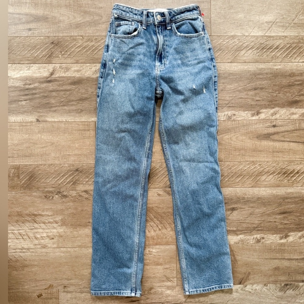 NWT Hollister High Rise Straight Jeans 00 W23 Classic Medium Wash